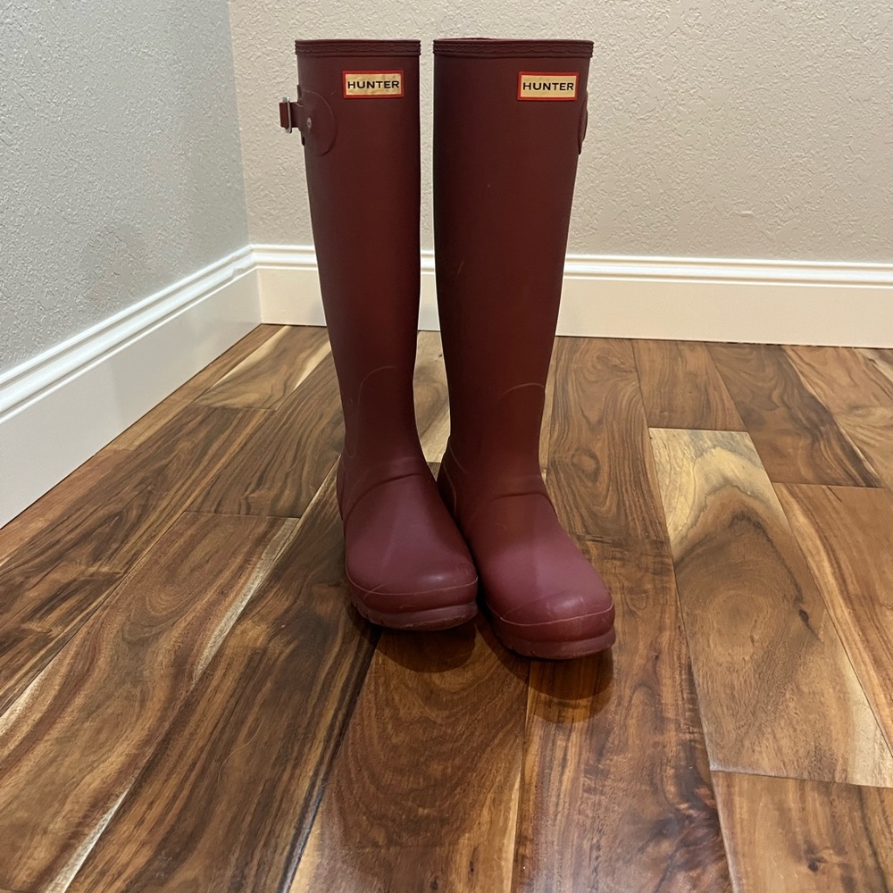 Hunter Burgundy Rubber Sole Tall Wellies